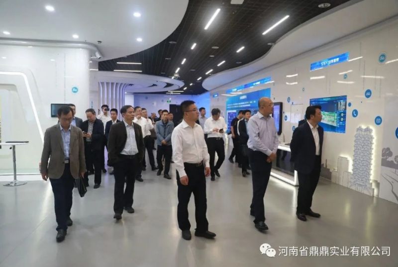 10月10日，安陽8家骨干企業(yè)走進河南5G信息生活館考察、框架簽約活動。